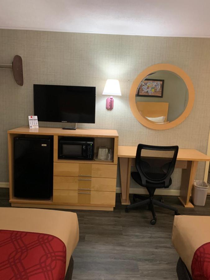 Falls Inn Newton Falls Экстерьер фото
